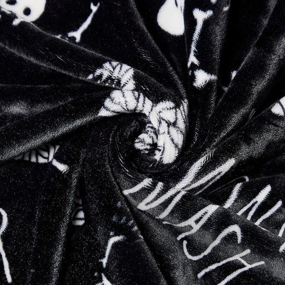 NWT Rae Dunn Halloween Soft Plush Blanket/Throw Mummy/Skeleton MONSTER MASH - Picture 4 of 6